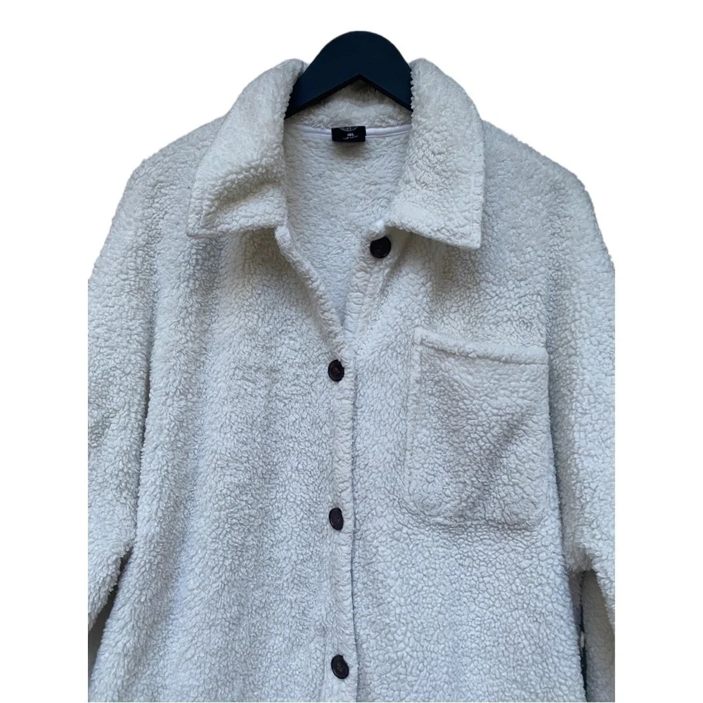 Pac Sun Unisex Faux Fur White Shacket I Size: M/L